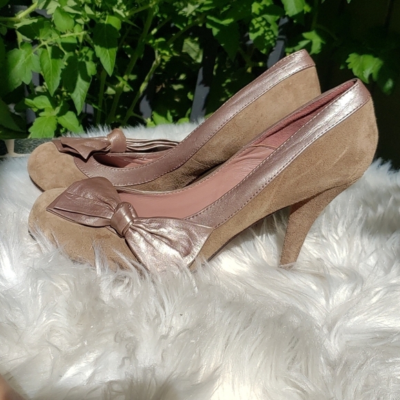 Aldo Collection Nude Suede Heels With Leather Bow - Picture 6 of 13